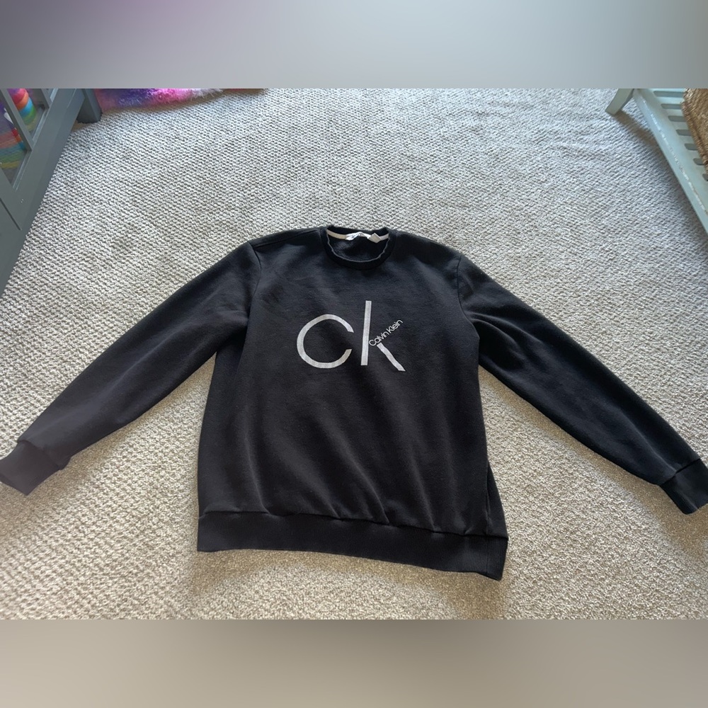 Men’s Calvin Klein sweatshirt size large
